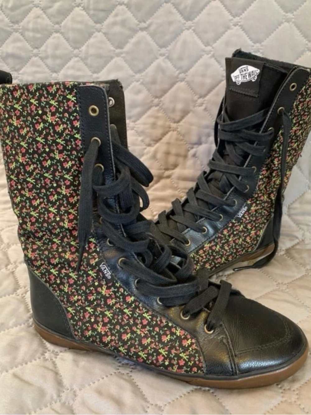 Vans Women's Black Floral Lace-Up High-Top Boots